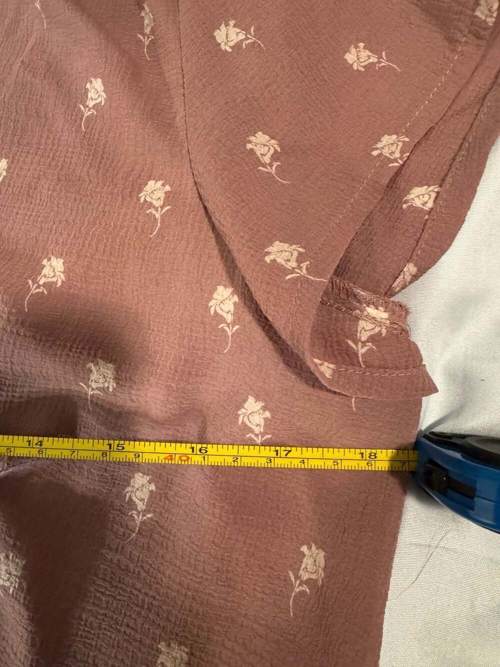 Jones Wear Floral Print Button-Down Shirt Short Sleeve Blouse Mauve Size 12 - Picture 4 of 6
